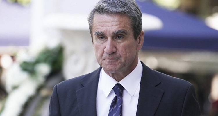 &Phi;&epsilon;ύ&gamma;&epsilon;&iota; &alpha;&pi;ό &tau;&omicron; &Pi;&Alpha;&Sigma;&Omicron;&Kappa; &omicron; &Alpha;&nu;&delta;&rho;έ&alpha;&sigmaf; &Lambda;&omicron;&beta;έ&rho;&delta;&omicron;&sigmaf;: &Alpha;&mu;&iota;&gamma;ώ&sigmaf; &pi;&omicron;&lambda;&iota;&tau;&iota;&kappa;&omicron;ί &omicron;&iota; &lambda;ό&gamma;&omicron;&iota; &tau;&eta;&sigmaf; &pi;&alpha;&rho;&alpha;ί&tau;&eta;&sigma;ή&sigmaf; &mu;&omicron;&upsilon;