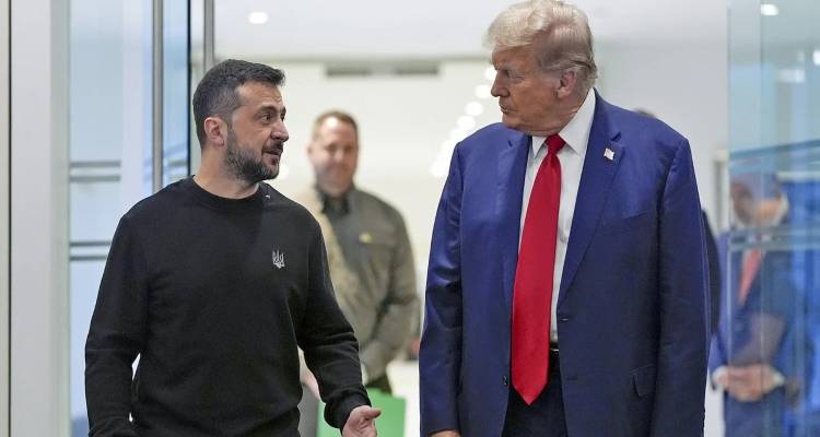 Bloomberg: Με την πλάτη στον τοίχο η Ουκρανία μετά τη νέα επίθεση Τραμπ στον Ζελένσκι -Η στάση της Ευρώπης