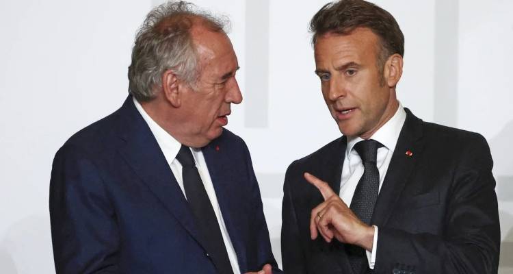 Γαλλία: Ο Μακρόν στρέφεται στους Σοσιαλιστές για την άρση του πολιτικού αδιεξόδου