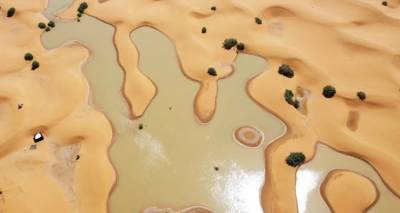 Απίστευτες εικόνες: Η έρημος Σαχάρα πλημμύρισε για πρώτη φορά εδώ και δεκαετίες [εικόνες &amp; βίντεο]