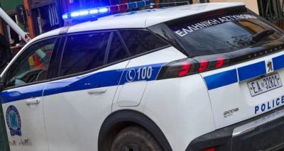 Έρευνα για τους γονείς που άφησαν βρέφος να κλαίει στο μπαλκόνι και πήγαν για ύπνο | «Το κάναμε για να δροσιστεί»