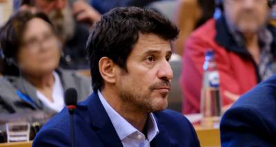 &Epsilon;&kappa;&tau;ό&sigmaf; &Sigma;&Upsilon;&Rho;&Iota;&Zeta;&Alpha; &omicron; &Alpha;&lambda;έ&xi;&eta;&sigmaf; &Gamma;&epsilon;&omega;&rho;&gamma;&omicron;ύ&lambda;&eta;&sigmaf; &mu;&epsilon;&tau;ά &alpha;&pi;ό &kappa;&alpha;&tau;&alpha;&gamma;&gamma;&epsilon;&lambda;ί&alpha; &epsilon;&iota;&sigmaf; &beta;ά&rho;&omicron;&sigmaf; &tau;&omicron;&upsilon; &gamma;&iota;&alpha; &pi;&alpha;&rho;&epsilon;&nu;ό&chi;&lambda;&eta;&sigma;&eta;