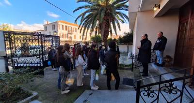 &Gamma;&Epsilon;&Lambda; &Mu;ύ&rho;&iota;&nu;&alpha;&sigmaf;: Ό&tau;&alpha;&nu; &omicron;&iota; &mu;&alpha;&theta;&eta;&tau;έ&sigmaf; &delta;&iota;&delta;ά&sigma;&kappa;&omicron;&upsilon;&nu;, &pi;&omega;&sigmaf; &kappa;&alpha;&iota; &sigma;&tau;&iota;&sigmaf; Ά&gamma;&iota;&epsilon;&sigmaf; &mu;έ&rho;&epsilon;&sigmaf; &sigma;&eta;&mu;&alpha;&sigma;ί&alpha; έ&chi;&omicron;&upsilon;&nu; &omicron;&iota; &pi;&rho;ά&xi;&epsilon;&iota;&sigmaf;