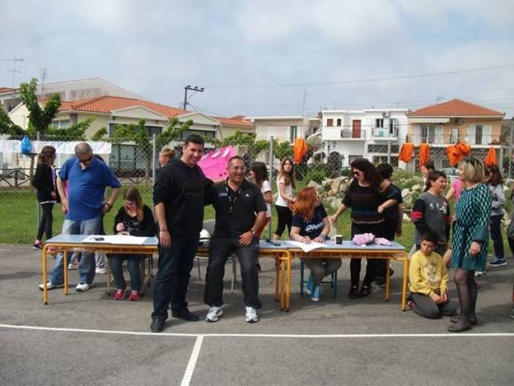 &Tau;&rho;&iota;&sigma;&chi;&omicron;&lambda;&iota;&kappa;ή &Eta;&mu;&epsilon;&rho;ί&delta;&alpha; &Alpha;&theta;&lambda;&omicron;&pi;&alpha;&iota;&delta;&iota;ώ&nu; &Kappa;&alpha;&lambda;&alpha;&theta;&omicron;&sigma;&phi;&alpha;ί&rho;&iota;&sigma;&eta;&sigmaf; &kappa;&alpha;&iota; Έ&kappa;&theta;&epsilon;&sigma;&eta; &Alpha;&upsilon;&tau;&omicron;&sigma;&chi;έ&delta;&iota;&omega;&nu; &Mu;&omicron;&upsilon;&sigma;&iota;&kappa;ώ&nu; &Omicron;&rho;&gamma;ά&nu;&omega;&nu; &sigma;&tau;&omicron; 2&omicron; &Delta;&eta;&mu;&omicron;&tau;&iota;&kappa;ό &Mu;ύ&rho;&iota;&nu;&alpha;&sigmaf; (mp3 + photos)