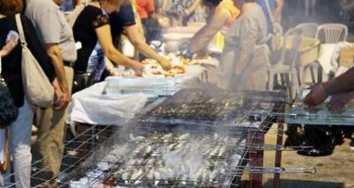 Γιορτή σαρδέλας στο λιμάνι της Πλάκας