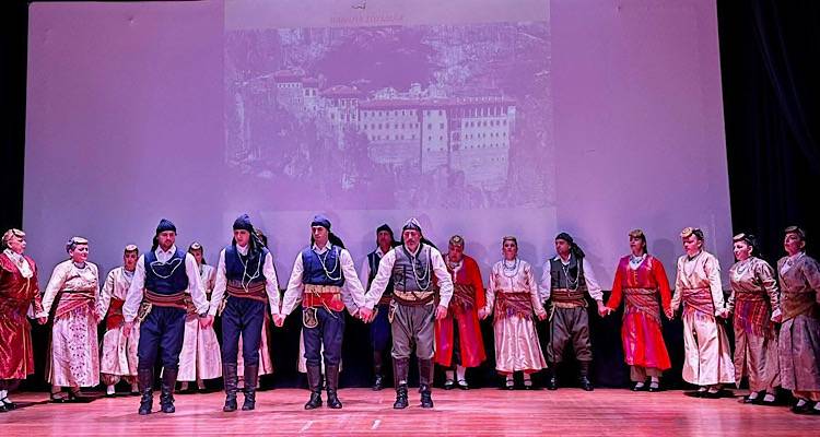 &Mu;&epsilon; &nu;έ&omicron; &upsilon;&pi;&epsilon;ύ&theta;&upsilon;&nu;&omicron;, &sigma;&upsilon;&nu;&epsilon;&chi;ί&zeta;&epsilon;&iota; &tau;&omicron; &tau;&alpha;&xi;ί&delta;&iota; &tau;&omicron;&upsilon; &tau;&omicron; &Tau;&mu;ή&mu;&alpha; &Pi;&omicron;&nu;&tau;&iota;&alpha;&kappa;ώ&nu; &Chi;&omicron;&rho;ώ&nu; &tau;&omicron;&upsilon; &Chi;.&Omicron;.&Lambda; &laquo;&Omicron; Ή&phi;&alpha;&iota;&sigma;&tau;&omicron;&sigmaf;&raquo;!