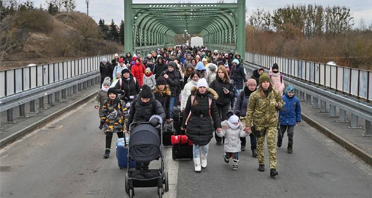 &Pi;ό&lambda;&epsilon;&mu;&omicron;&sigmaf; &sigma;&tau;&eta;&nu; &Omicron;&upsilon;&kappa;&rho;&alpha;&nu;ί&alpha;: &Pi;&rho;&omicron;&sigma;&omega;&rho;&iota;&nu;ή &kappa;&alpha;&tau;ά&pi;&alpha;&upsilon;&sigma;&eta; &pi;&upsilon;&rho;ό&sigmaf; &sigma;&epsilon; 4 &pi;ό&lambda;&epsilon;&iota;&sigmaf; &pi;&rho;&iota;&nu; &tau;&alpha; &rho;&omega;&sigma;&iota;&kappa;ά &chi;&tau;&upsilon;&pi;ή&mu;&alpha;&tau;&alpha; &sigma;&tau;&eta;&nu; &alpha;&mu;&upsilon;&nu;&tau;&iota;&kappa;ή &beta;&iota;&omicron;&mu;&eta;&chi;&alpha;&nu;ί&alpha;