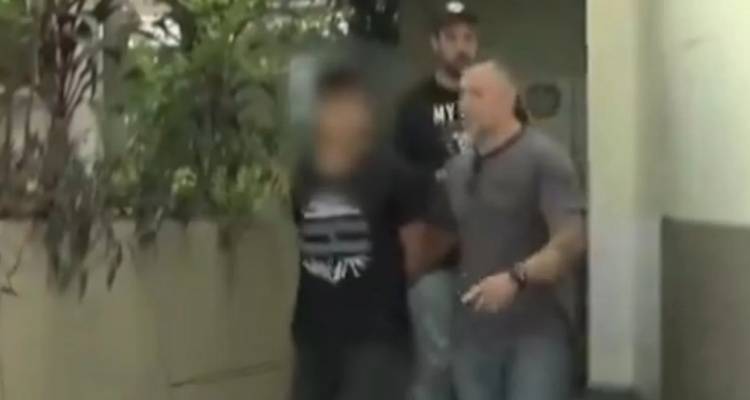 Έγκλημα-σοκ στη Βραζιλία: 16χρονος σκότωσε με σφυρί τους θετούς γονείς του, πήγε για φαγητό και μετά έβαλε φωτιά στο σπίτι