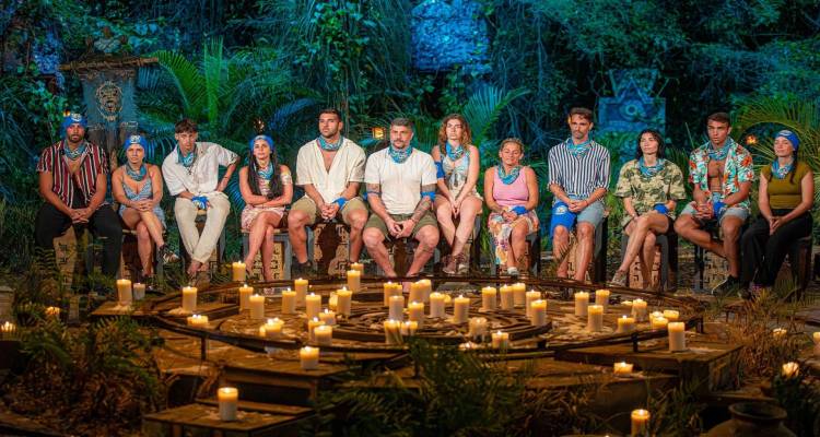 Survivor: &Sigma;&omicron;&beta;&alpha;&rho;έ&sigmaf; &kappa;&alpha;&tau;&alpha;&gamma;&gamma;&epsilon;&lambda;ί&epsilon;&sigmaf; &alpha;&pi;ό &Phi;&lambda;ώ&rho;&omicron; &gamma;&iota;&alpha; &pi;&alpha;&rho;&alpha;&gamma;&omega;&gamma;ή: &laquo;Έ&delta;&iota;&nu;&alpha;&nu; &kappa;&omicron;&kappa;&alpha;ΐ&nu;&eta; &kappa;&alpha;&iota; &kappa;ά&nu;&nu;&alpha;&beta;&eta; &sigma;&tau;&omicron;&upsilon;&sigmaf; &pi;&alpha;ί&kappa;&tau;&epsilon;&sigmaf;&raquo;