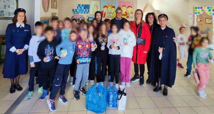 &Sigma;&tau;&omicron; 3&omicron; &Delta;&eta;&mu;&omicron;&tau;&iota;&kappa;ό &Mu;ύ&rho;&iota;&nu;&alpha;&sigmaf; &mu;έ&lambda;&eta; &tau;&omicron;&upsilon; &tau;&omicron;&pi;&iota;&kappa;&omicron;ύ &Epsilon;&rho;&upsilon;&theta;&rho;&omicron;ύ &Sigma;&tau;&alpha;&upsilon;&rho;&omicron;ύ