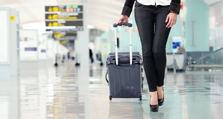 &Epsilon;&lambda;&lambda;&eta;&nu;ί&delta;&epsilon;&sigmaf; &kappa;&alpha;&tau;&eta;&gamma;&omicron;&rho;&omicron;ύ&nu;&tau;&alpha;&iota; ό&tau;&iota; έ&kappa;&lambda;&epsilon;&beta;&alpha;&nu; &alpha;&pi;&omicron;&sigma;&kappa;&epsilon;&upsilon;έ&sigmaf; &alpha;&pi;ό &tau;&omicron; &Epsilon;&lambda;. &Beta;&epsilon;&nu;&iota;&zeta;έ&lambda;&omicron;&sigmaf; - &Tau;&iota; &beta;&rho;έ&theta;&eta;&kappa;&epsilon; &sigma;&tau;&alpha; &sigma;&pi;ί&tau;&iota;&alpha; &tau;&omicron;&upsilon;&sigmaf;, &laquo;&mu;&alpha;&sigmaf; &xi;&epsilon;&phi;&tau;ί&lambda;&iota;&sigma;&alpha;&nu; ά&delta;&iota;&kappa;&alpha;&raquo;