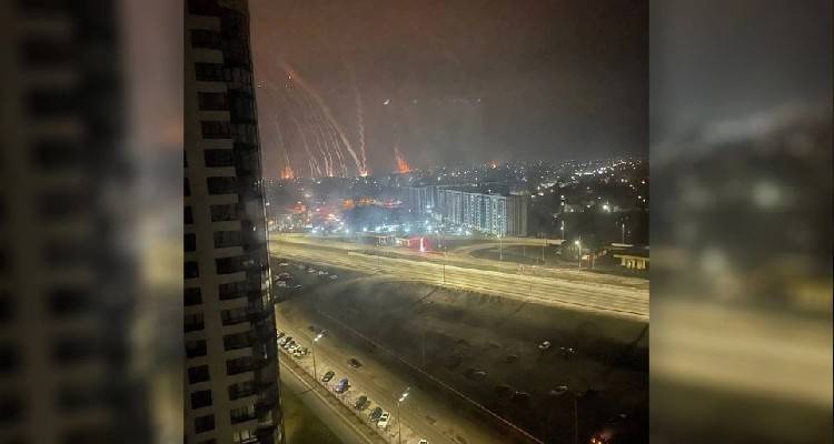 Πόλεμος στην Ουκρανία | Ιβάν Αβράμοφ: «Περιμένοντας τις βόμβες στο πολιορκημένο Κίεβο»