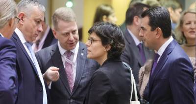 &Epsilon;&pi;&iota;&tau;&upsilon;&chi;ί&alpha;: &Epsilon;&lambda;&lambda;ά&delta;&alpha; &kappa;&alpha;&iota; &chi;ώ&rho;&epsilon;&sigmaf; &tau;&omicron;&upsilon; &Nu;ό&tau;&omicron;&upsilon; έ&beta;&alpha;&lambda;&alpha;&nu; &laquo;&beta;έ&tau;&omicron;&raquo; &gamma;&iota;&alpha; &tau;&omicron; &pi;&lambda;&alpha;&phi;ό&nu; &sigma;&tau;&omicron; &alpha;έ&rho;&iota;&omicron; | &Alpha;&pi;ί&sigma;&tau;&epsilon;&upsilon;&tau;&omicron; &pi;&alpha;&rho;&alpha;&sigma;&kappa;ή&nu;&iota;&omicron;