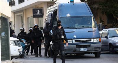 Ά&gamma;&iota;&omicron;&sigmaf; &Pi;&alpha;&nu;&tau;&epsilon;&lambda;&epsilon;ή&mu;&omicron;&nu;&alpha;&sigmaf;: &Sigma;&upsilon;&nu;&epsilon;&lambda;ή&phi;&theta;&eta; &Sigma;ύ&rho;&omicron;&sigmaf; &mu;&epsilon; &mu;&alpha;&chi;&alpha;ί&rho;&iota; &sigma;&epsilon; &epsilon;&kappa;&kappa;&lambda;&eta;&sigma;ί&alpha;