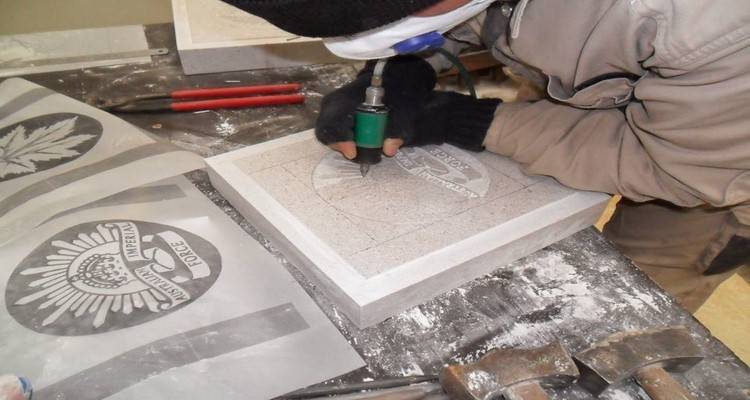 &Omicron; &Kappa;&alpha;&nu;&alpha;&delta;ά&sigmaf; &alpha;&pi;&omicron;&tau;ί&epsilon;&iota; &phi;ό&rho;&omicron; &tau;&iota;&mu;ή&sigmaf; &sigma;&tau;&iota;&sigmaf; &pi;&epsilon;&sigma;&omicron;ύ&sigma;&epsilon;&sigmaf; &Kappa;&alpha;&nu;&alpha;&delta;έ&sigmaf; &nu;&omicron;&sigma;&omicron;&kappa;ό&mu;&epsilon;&sigmaf; &tau;&eta;&sigmaf; &Lambda;ή&mu;&nu;&omicron;&upsilon; (photos)