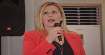 &Lambda;ή&mu;&nu;&omicron;&sigmaf; - &Gamma;&epsilon;ώ&rho;&gamma;&alpha; &gamma;&iota;&alpha; &alpha;&kappa;&tau;&omicron;&pi;&lambda;&omicron;ϊ&kappa;ό: &laquo;&Alpha;&kappa;ό&mu;&alpha; &kappa;&alpha;&iota; &pi;&alpha;&rho;&alpha;&iota;&tau;ή&sigma;&epsilon;&iota;&sigmaf;, &alpha;&nu; &chi;&rho;&epsilon;&iota;&alpha;&sigma;&tau;&epsilon;ί&raquo;