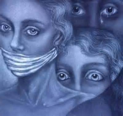 &Eta; &pi;&omicron;&lambda;&iota;&tau;&iota;&kappa;ή &beta;ί&alpha; &phi;&omega;&lambda;&iota;ά&zeta;&epsilon;&iota; &sigma;&tau;&alpha; &mu;&upsilon;&alpha;&lambda;ά &mu;&alpha;&sigmaf;