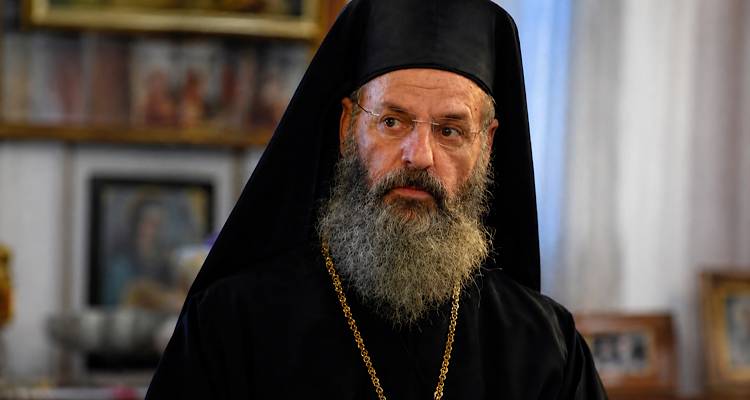 &Omicron; &pi;&alpha;&tau;έ&rho;&alpha;&sigmaf; &Kappa;ύ&rho;&iota;&lambda;&lambda;&omicron;&sigmaf; &alpha;&pi;&omicron;&chi;&omega;&rho;&epsilon;ί &alpha;&pi;ό &tau;&eta; &Lambda;ή&mu;&nu;&omicron; &gamma;&iota;&alpha; &nu;έ&alpha; &delta;&iota;&alpha;&kappa;&omicron;&nu;ί&alpha; &sigma;&tau;&omicron; &Pi;&alpha;&tau;&rho;&iota;&alpha;&rho;&chi;&epsilon;ί&omicron; &Alpha;&lambda;&epsilon;&xi;&alpha;&nu;&delta;&rho;&epsilon;ί&alpha;&sigmaf;: &laquo;&Phi;&epsilon;ύ&gamma;&omega;, ό&mu;&omega;&sigmaf; &eta; &Lambda;ή&mu;&nu;&omicron;&sigmaf; &epsilon;ί&nu;&alpha;&iota; &tau;&omicron; &sigma;&pi;ί&tau;&iota; &kappa;&alpha;&iota; &eta; &pi;&alpha;&tau;&rho;ί&delta;&alpha; &mu;&omicron;&upsilon;&raquo;