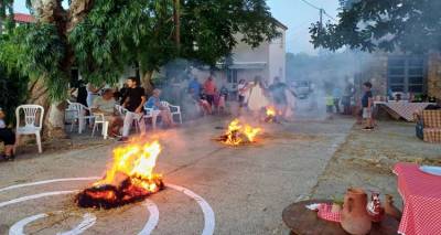 &Rho;&epsilon;&pi;&alpha;&nu;ί&delta;&iota;: &Alpha;&nu;&alpha;&beta;ί&omega;&sigma;&epsilon; &kappa;&alpha;&iota; &tau;&omicron; έ&theta;&iota;&mu;&omicron; &tau;&omicron;&upsilon; &Kappa;&lambda;ή&delta;&omicron;&nu;&alpha;