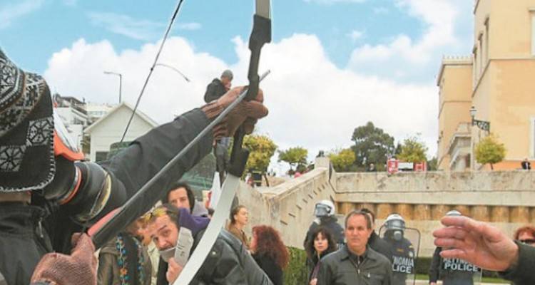 &Sigma;&upsilon;&nu;&epsilon;&lambda;ή&phi;&theta;&eta; &alpha;&pi;ό &tau;&eta;&nu; &Alpha;&nu;&tau;&iota;&tau;&rho;&omicron;&mu;&omicron;&kappa;&rho;&alpha;&tau;&iota;&kappa;ή &omicron; &laquo;&tau;&omicron;&xi;&omicron;&beta;ό&lambda;&omicron;&sigmaf; &tau;&omicron;&upsilon; &Sigma;&upsilon;&nu;&tau;ά&gamma;&mu;&alpha;&tau;&omicron;&sigmaf;&raquo; | &Epsilon;ί&chi;&epsilon; &alpha;&pi;&omicron;&delta;&rho;ά&sigma;&epsilon;&iota; &tau;&omicron; &kappa;&alpha;&lambda;&omicron;&kappa;&alpha;ί&rho;&iota;