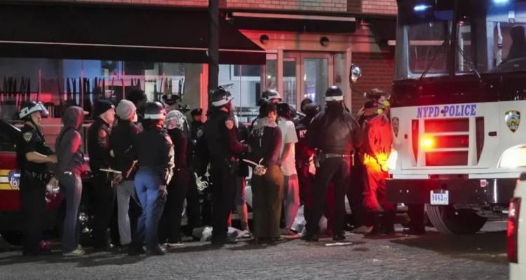 Οι μισοί συλληφθέντες, φιλοπαλαιστίνιοι διαδηλωτές σε Κολούμπια και City College δεν ήταν φοιτητές