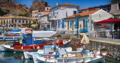 &Eta; &Lambda;ή&mu;&nu;&omicron;&sigmaf; &pi;&rho;ώ&tau;&eta; &sigma;&epsilon; &lambda;ί&sigma;&tau;&alpha; &mu;&epsilon; 7 &epsilon;&lambda;&lambda;&eta;&nu;&iota;&kappa;ά &nu;&eta;&sigma;&iota;ά &gamma;&iota;&alpha; &pi;&rho;&alpha;&gamma;&mu;&alpha;&tau;&iota;&kappa;ά &xi;έ&gamma;&nu;&omicron;&iota;&alpha;&sigma;&tau;&epsilon;&sigmaf; &delta;&iota;&alpha;&kappa;&omicron;&pi;έ&sigmaf;