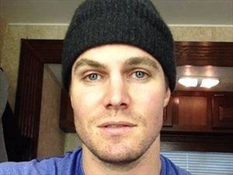 Ο Stephen Amell στις... πενήντα αποχρώσεις;