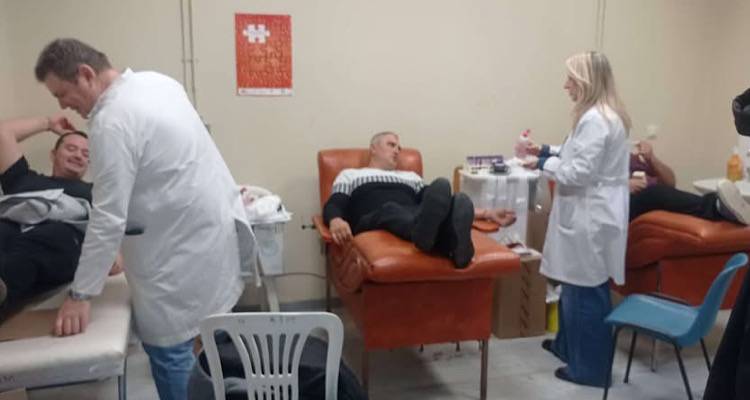 &Lambda;ή&mu;&nu;&omicron;&sigmaf;: &Rho;&alpha;&nu;&tau;&epsilon;&beta;&omicron;ύ &zeta;&omega;ή&sigmaf; &sigma;&tau;&omicron; &Nu;&omicron;&sigma;&omicron;&kappa;&omicron;&mu;&epsilon;ί&omicron; &mu;&epsilon; &tau;&eta;&nu; &tau;&rho;&iota;ή&mu;&epsilon;&rho;&eta; &alpha;&iota;&mu;&omicron;&delta;&omicron;&sigma;ί&alpha; &tau;&omicron;&upsilon; &Sigma;&upsilon;&lambda;&lambda;ό&gamma;&omicron;&upsilon; &laquo;Ά&gamma;&iota;&omicron;&sigmaf; &Pi;&alpha;&nu;&tau;&epsilon;&lambda;&epsilon;ή&mu;&omega;&nu;&raquo;