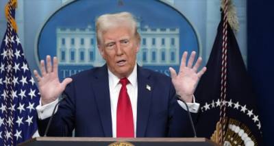 «Πίσω στο πλαστικό!»: Ο Ντόναλντ Τραμπ θέλει να βάλει τέλος στα χάρτινα καλαμάκια