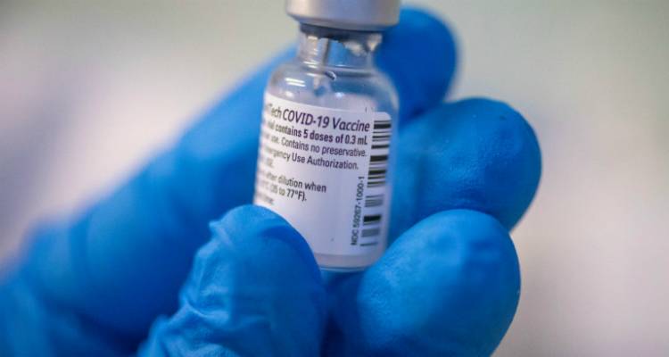 &Epsilon;&mu;&beta;ό&lambda;&iota;&omicron; Pfizer: &Sigma;ή&mu;&epsilon;&rho;&alpha; &eta; &sigma;&upsilon;&nu;&epsilon;&delta;&rho;ί&alpha;&sigma;&eta; &gamma;&iota;&alpha; &tau;&eta;&nu; έ&gamma;&kappa;&rho;&iota;&sigma;ή &tau;&omicron;&upsilon; &sigma;&tau;&eta;&nu; &Epsilon;&upsilon;&rho;ώ&pi;&eta; | &Tau;&eta;&nu; &Kappa;&upsilon;&rho;&iota;&alpha;&kappa;ή &xi;&epsilon;&kappa;&iota;&nu;ά &omicron; &epsilon;&mu;&beta;&omicron;&lambda;&iota;&alpha;&sigma;&mu;ό&sigmaf;
