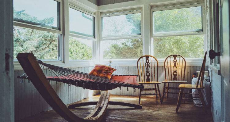 Τα 4 σοβαρά λάθη στην καθαριότητα που αφήνουν το σπίτι βρώμικο