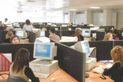 Μαχαίρι στις δομές του κράτους. Φεύγουν οι μισοί διευθυντές
