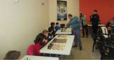 &Epsilon;&lambda;ά&tau;&epsilon; &nu;&alpha; &pi;&alpha;ί&xi;&omicron;&upsilon;&mu;&epsilon; &sigma;&kappa;ά&kappa;&iota; | &Sigma;&tau;ή&theta;&eta;&kappa;&alpha;&nu; &omicron;&iota; &pi;&epsilon;&rho;&iota;&sigma;&sigma;ό&tau;&epsilon;&rho;&epsilon;&sigmaf; &sigma;&kappa;&alpha;&kappa;&iota;έ&rho;&epsilon;&sigmaf; &pi;&omicron;&upsilon; έ&chi;&omicron;&upsilon;&nu; &sigma;&tau;&eta;&theta;&epsilon;ί &pi;&omicron;&tau;έ &sigma;&tau;&eta; &Lambda;ή&mu;&nu;&omicron; (photos)