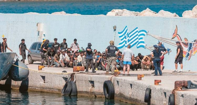 Μεταναστευτικό: Σήμερα στη Βουλή το νέο δόγμα - Stop στις καραβιές με 5 μέτρα