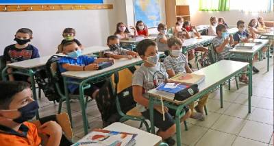 &Tau;έ&lambda;&omicron;&sigmaf; &eta; &chi;&rho;ή&sigma;&eta; &mu;ά&sigma;&kappa;&alpha;&sigmaf; &sigma;&epsilon; &sigma;&chi;&omicron;&lambda;&epsilon;ί&alpha; &kappa;&alpha;&iota; &Pi;&alpha;&nu;&epsilon;&pi;&iota;&sigma;&tau;ή&mu;&iota;&alpha; &alpha;&pi;ό 1&eta; &Iota;&omicron;&upsilon;&nu;ί&omicron;&upsilon; | &Upsilon;&pi;&omicron;&chi;&rho;&epsilon;&omega;&tau;&iota;&kappa;ή &mu;ό&nu;&omicron;&nu; &sigma;&tau;&iota;&sigmaf; &epsilon;&xi;&epsilon;&tau;ά&sigma;&epsilon;&iota;&sigmaf;