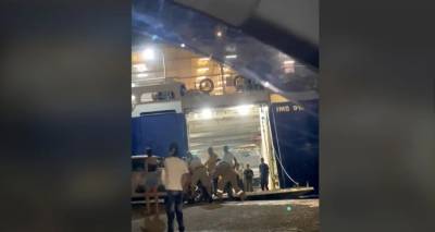 &Theta;&rho;ί&lambda;&epsilon;&rho; &sigma;&tau;&eta;&nu; Ά&nu;&delta;&rho;&omicron;: &Epsilon;&pi;&iota;&beta;ά&tau;&epsilon;&sigmaf; &pi;&lambda;&omicron;ί&omicron;&upsilon; έ&sigma;&pi;&rho;&omega;&chi;&nu;&alpha;&nu; &Iota;&Chi; &pi;&omicron;&upsilon; έ&mu;&epsilon;&iota;&nu;&epsilon; &sigma;&tau;&omicron;&nu; &laquo;&alpha;έ&rho;&alpha;&raquo; &mu;&epsilon; &kappa;ί&nu;&delta;&upsilon;&nu;&omicron; &nu;&alpha; &pi;έ&sigma;&omicron;&upsilon;&nu; &sigma;&tau;&eta; &theta;ά&lambda;&alpha;&sigma;&sigma;&alpha; [&beta;ί&nu;&tau;&epsilon;&omicron;]