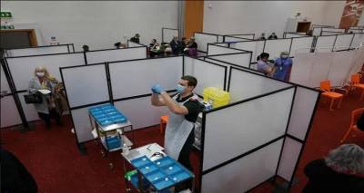 &Beta;&rho;&epsilon;&tau;&alpha;&nu;ί&alpha; &ndash; &Kappa;&omicron;&rho;&omicron;&nu;&omicron;ϊό&sigmaf;: Ά&rho;&chi;&iota;&sigma;&epsilon; &eta; &mu;&epsilon;&gamma;ά&lambda;&eta; &alpha;&nu;&tau;&epsilon;&pi;ί&theta;&epsilon;&sigma;&eta; &tau;&omega;&nu; &epsilon;&mu;&beta;&omicron;&lambda;&iota;&alpha;&sigma;&mu;ώ&nu;