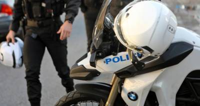 &Kappa;ύ&kappa;&lambda;&omega;&mu;&alpha; &delta;&iota;&alpha;&kappa;&iota;&nu;&omicron;ύ&sigma;&epsilon; &nu;&alpha;&rho;&kappa;&omega;&tau;&iota;&kappa;ά &sigma;&tau;&alpha; &sigma;&chi;&omicron;&lambda;&epsilon;ί&alpha;, 12 &sigma;&upsilon;&lambda;&lambda;ή&psi;&epsilon;&iota;&sigmaf; &omicron;&iota; 6 &alpha;&nu;ή&lambda;&iota;&kappa;&omicron;&iota; | &Beta;&alpha;&sigma;ά&nu;&iota;&zeta;&alpha;&nu; ό&sigma;&omicron;&upsilon;&sigmaf; &delta;&epsilon;&nu; &upsilon;&pi;ά&kappa;&omicron;&upsilon;&alpha;&nu; &sigma;&epsilon; &epsilon;&nu;&tau;&omicron;&lambda;έ&sigmaf;