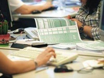 Λάθος υπαλλήλου «μπλόκαρε» 27 εφορίες