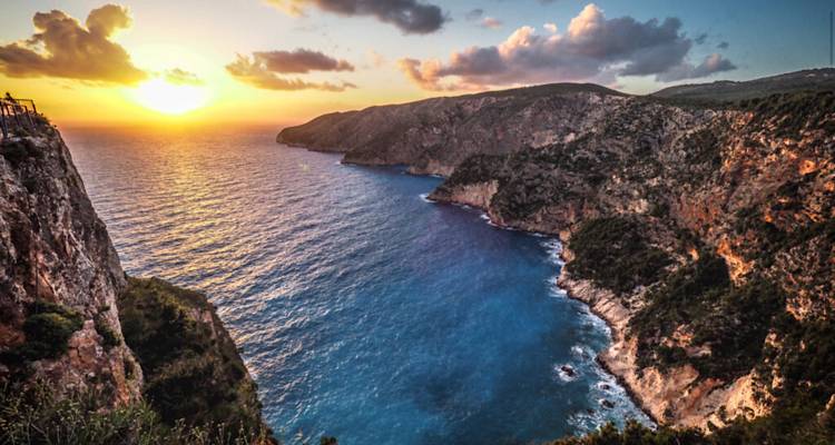 &Pi;&epsilon;&rho;&iota;&sigma;&tau;&alpha;&tau;&iota;&kappa;ό &beta;ί&alpha;&sigmaf; &kappa;&alpha;&tau;ά &upsilon;&pi;&epsilon;&rho;&alpha;&sigma;&pi;&iota;&sigma;&tau;ώ&nu; &tau;&eta;&sigmaf; ά&gamma;&rho;&iota;&alpha;&sigmaf; &zeta;&omega;ή&sigmaf; &sigma;&tau;&eta; &Zeta;ά&kappa;&upsilon;&nu;&theta;&omicron; &kappa;&alpha;&tau;&alpha;&gamma;&gamma;έ&lambda;&epsilon;&iota; &eta; &laquo;&Nu;έ&mu;&epsilon;&sigma;&iota;&sigmaf;&raquo;
