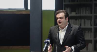 &Pi;&iota;&epsilon;&rho;&rho;&alpha;&kappa;ά&kappa;&eta;&sigmaf;: &Psi;&eta;&phi;&iota;&omicron;&pi;&omicron;&iota;&omicron;ύ&nu;&tau;&alpha;&iota; &tau;&alpha;&upsilon;&tau;ό&tau;&eta;&tau;&alpha; &kappa;&alpha;&iota; &delta;ί&pi;&lambda;&omega;&mu;&alpha; &omicron;&delta;ή&gamma;&eta;&sigma;&eta;&sigmaf; | &laquo;&Sigma;&epsilon; έ&nu;&alpha; &mu;ή&nu;&alpha; &sigma;&tau;&omicron; &kappa;&iota;&nu;&eta;&tau;ό&raquo;