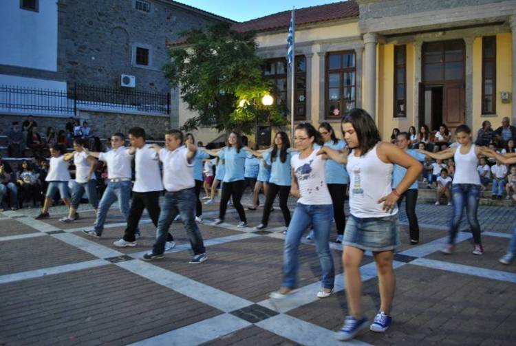 Καλοκαιρινά παιδικά τμήματα παραδοσιακών χορών απο τον Γ.Α.Σ Μύρινας