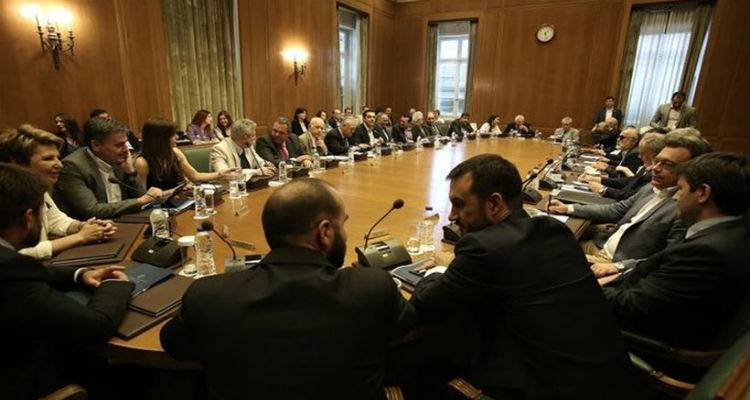 &Xi;&alpha;&phi;&nu;&iota;&kappa;ά... &theta;&rho;ί&lambda;&epsilon;&rho; &kappa;&alpha;&iota; &pi;ά&lambda;&iota; &sigma;&tau;&omicron; &pi;&alpha;&rho;ά έ&nu;&alpha; &tau;&eta;&sigmaf; &epsilon;&kappa;&tau;&alpha;&mu;ί&epsilon;&upsilon;&sigma;&eta;&sigmaf; &tau;&eta;&sigmaf; &delta;ό&sigma;&eta;&sigmaf;