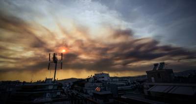 &Epsilon;ύ&beta;&omicron;&iota;&alpha;: &Alpha;&pi;ό&kappa;&omicron;&sigma;&mu;&epsilon;&sigmaf; &epsilon;&iota;&kappa;ό&nu;&epsilon;&sigmaf; &alpha;&pi;ό &tau;&eta;&nu; &pi;&upsilon;&rho;&kappa;&alpha;&gamma;&iota;ά -&Pi;&upsilon;&kappa;&nu;&omicron;ί &kappa;&alpha;&pi;&nu;&omicron;ί &sigma;&kappa;έ&pi;&alpha;&sigma;&alpha;&nu; &Alpha;&tau;&tau;&iota;&kappa;ή &kappa;&alpha;&iota; &Beta;&omicron;&iota;&omega;&tau;ί&alpha;