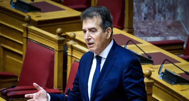 Κατατέθηκε στη Βουλή η τροπολογία Χρυσοχοΐδη για την οπλοκατοχή | Αυστηρότερο πλαίσιο και πρόστιμα