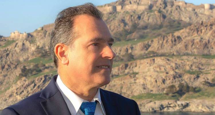 &Beta;. &Gamma;&iota;&alpha;&rho;&mu;&alpha;&delta;&omicron;ύ&rho;&omicron;&sigmaf; &sigma;&tau;&omicron;&nu; FM 100 &gamma;&iota;&alpha; &tau;&omicron; &epsilon;&kappa;&lambda;&omicron;&gamma;&iota;&kappa;ό &alpha;&pi;&omicron;&tau;έ&lambda;&epsilon;&sigma;&mu;&alpha;: &laquo;&Alpha;&pi;&omicron;&delta;έ&chi;&omicron;&mu;&alpha;&iota; &tau;&eta;&nu; &kappa;&rho;ί&sigma;&eta; &tau;&omicron;&upsilon; &kappa;ό&sigma;&mu;&omicron;&upsilon;&raquo; (audio)