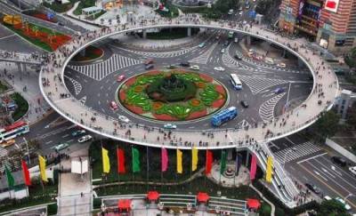 Η πιο εντυπωσιακή πεζογέφυρα!