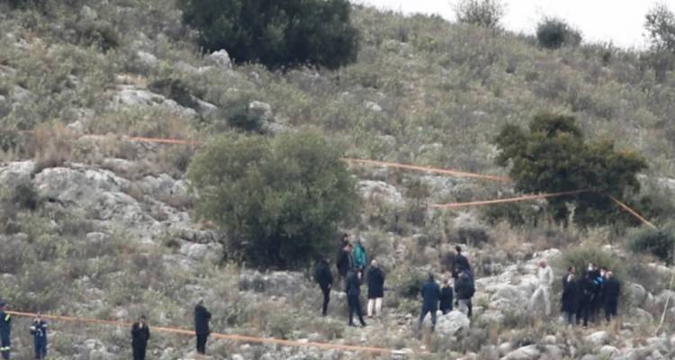 &Tau;ύ&rho;&nu;&alpha;&beta;&omicron;&sigmaf;: &Sigma;&epsilon; &lambda;ό&phi;&omicron; &beta;&rho;έ&theta;&eta;&kappa;&epsilon; &eta; &sigma;&omicron;&rho;ό&sigmaf; -&Tau;&alpha;&iota;&rho;&iota;ά&zeta;&omicron;&upsilon;&nu; &mu;&epsilon; &tau;&omicron;&upsilon; 39&chi;&rho;&omicron;&nu;&omicron;&upsilon; &Beta;&alpha;&sigma;ί&lambda;&eta; &mu;&pi;&omicron;&upsilon;&phi;ά&nu; &kappa;&alpha;&iota; &pi;&alpha;&pi;&omicron;ύ&tau;&sigma;&iota;&alpha;, &sigma;&tau;&omicron; &sigma;&eta;&mu;&epsilon;ί&omicron; &eta; &mu;&eta;&tau;έ&rho;&alpha; &tau;&omicron;&upsilon;