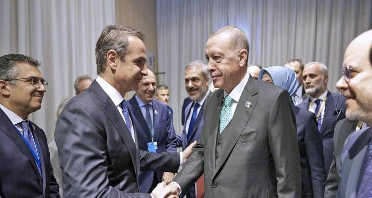 &Tau;&rho;ί&alpha; &theta;έ&mu;&alpha;&tau;&alpha; &sigma;&tau;&eta;&nu; &alpha;&tau;&zeta;έ&nu;&tau;&alpha; &tau;&eta;&sigmaf; &sigma;&upsilon;&nu;ά&nu;&tau;&eta;&sigma;&eta;&sigmaf; &Mu;&eta;&tau;&sigma;&omicron;&tau;ά&kappa;&eta;-&Epsilon;&rho;&nu;&tau;&omicron;&gamma;ά&nu; | &laquo;&Kappa;&alpha;&mu;ί&alpha; &upsilon;&pi;&omicron;&chi;ώ&rho;&eta;&sigma;&eta; &sigma;&tau;&alpha; &kappa;&upsilon;&rho;&iota;&alpha;&rho;&chi;&iota;&kappa;ά &mu;&alpha;&sigmaf; &delta;&iota;&kappa;&alpha;&iota;ώ&mu;&alpha;&tau;&alpha;&raquo;