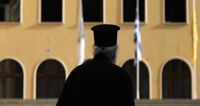 &Sigma;&alpha;&lambda;&alpha;&mu;ί&nu;&alpha;: &Omicron; &iota;&epsilon;&rho;έ&alpha;&sigmaf; &pi;&omicron;&upsilon; &alpha;&sigma;έ&lambda;&gamma;&eta;&sigma;&epsilon; &sigma;&epsilon; &alpha;&nu;ή&lambda;&iota;&kappa;&omicron; &epsilon;ί&chi;&epsilon; &kappa;&alpha;&tau;&alpha;&delta;&iota;&kappa;&alpha;&sigma;&tau;&epsilon;ί &sigma;&epsilon; 9 &chi;&rho;ό&nu;&iota;&alpha;, &alpha;&lambda;&lambda;ά ά&sigma;&kappa;&eta;&sigma;&epsilon; έ&phi;&epsilon;&sigma;&eta; &kappa;&alpha;&iota; &pi;&alpha;&rho;έ&mu;&epsilon;&iota;&nu;&epsilon; έ&xi;&omega;